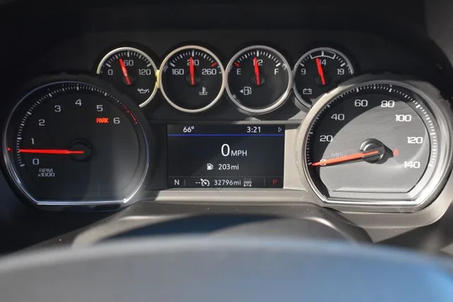 2022 Chevrolet Suburban LS - Photo 25
