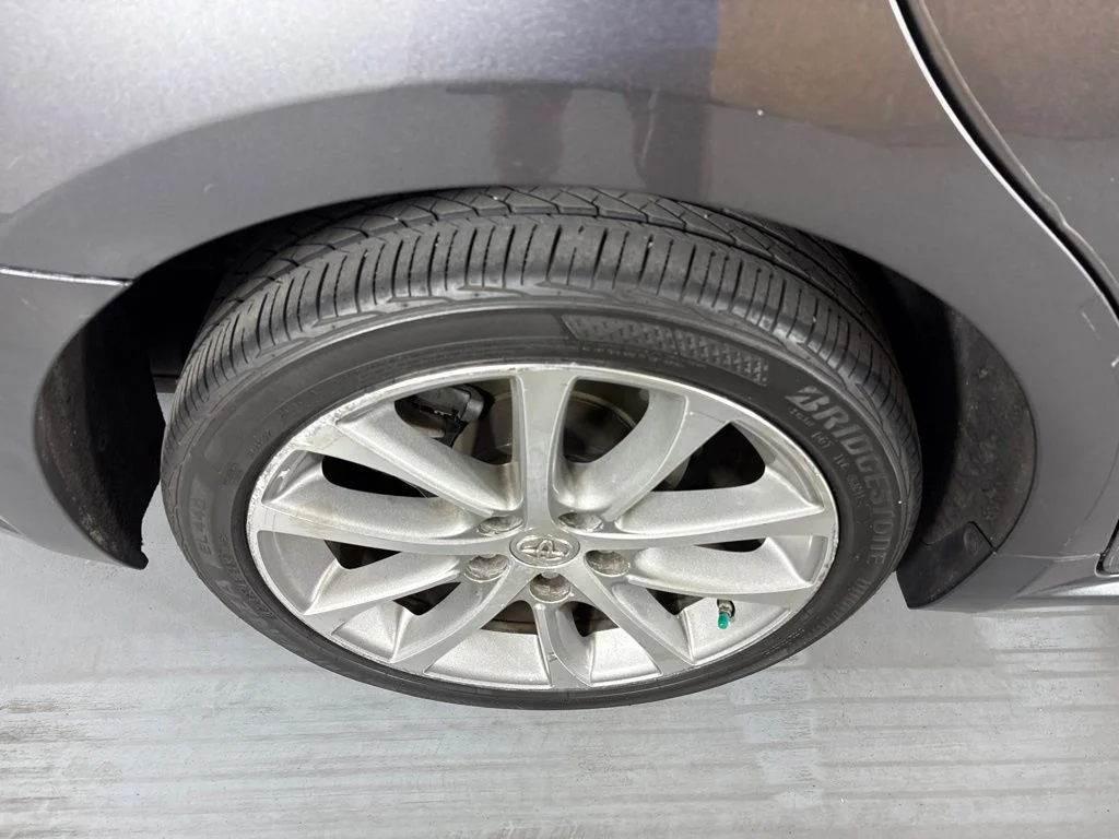 Used 2015 Gray Toyota XLE Touring image 10