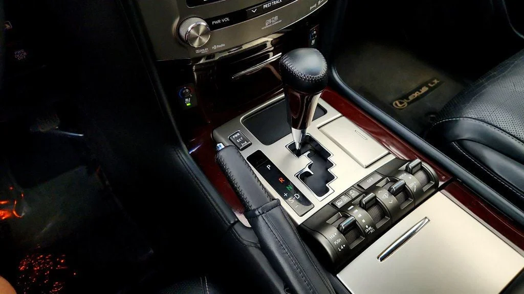 Used 2013 Black Onyx Lexus 4WD 4dr w/ Luxury Package, Mark Levinson & Rear Entertainment image 17