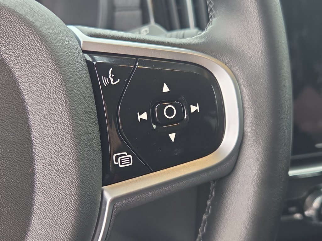 Used 2025  Volvo Plus image 21