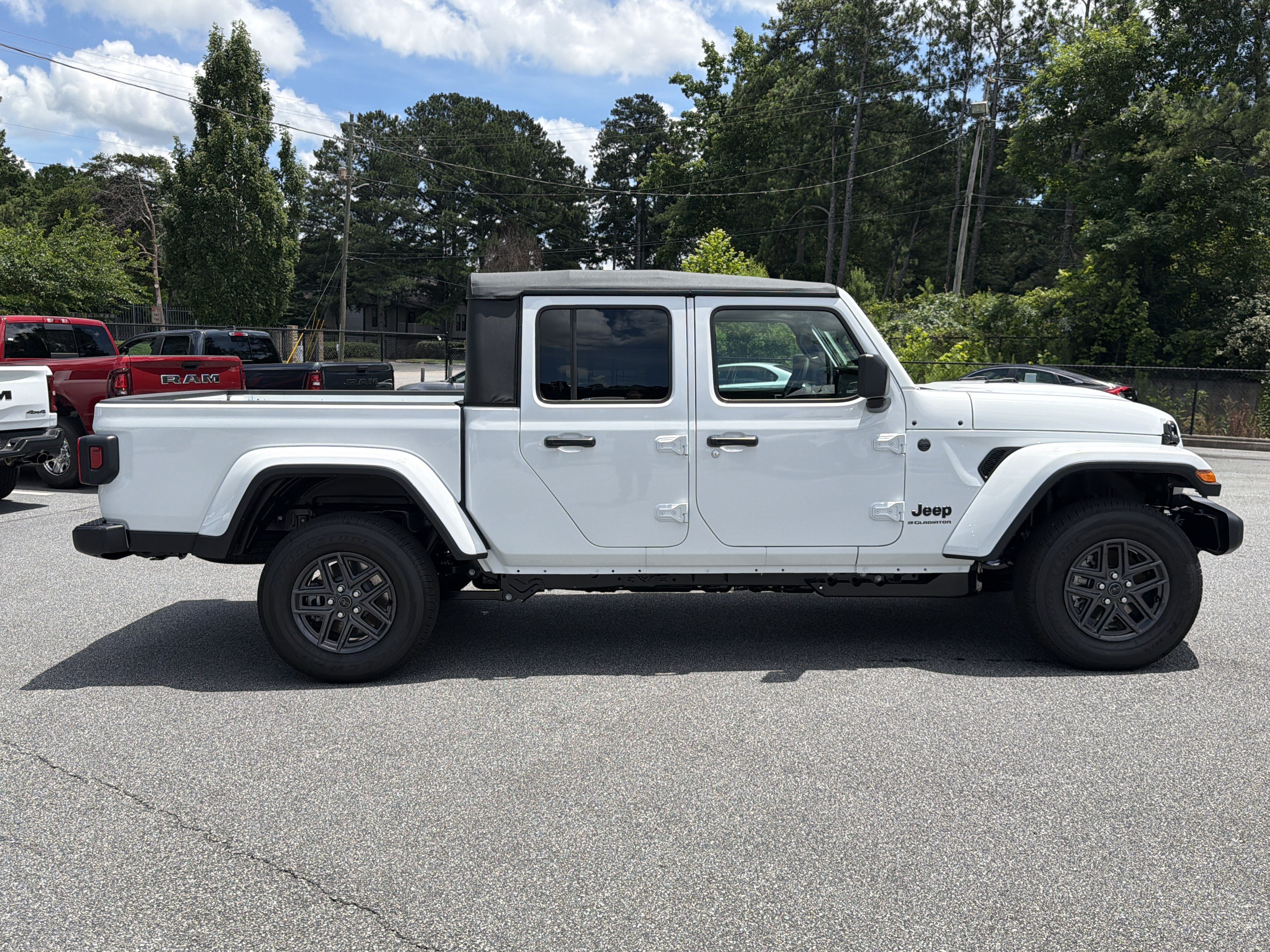 New 2026 Bright White Clear-Coat Exterior Paint Jeep Sport S image 9
