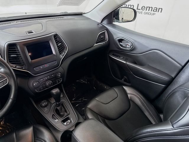 Used 2019 Black Jeep Latitude Plus image 21