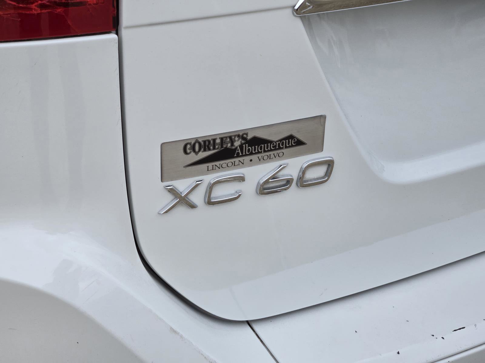 Used 2016 Ice White Volvo T5 Premier image 10