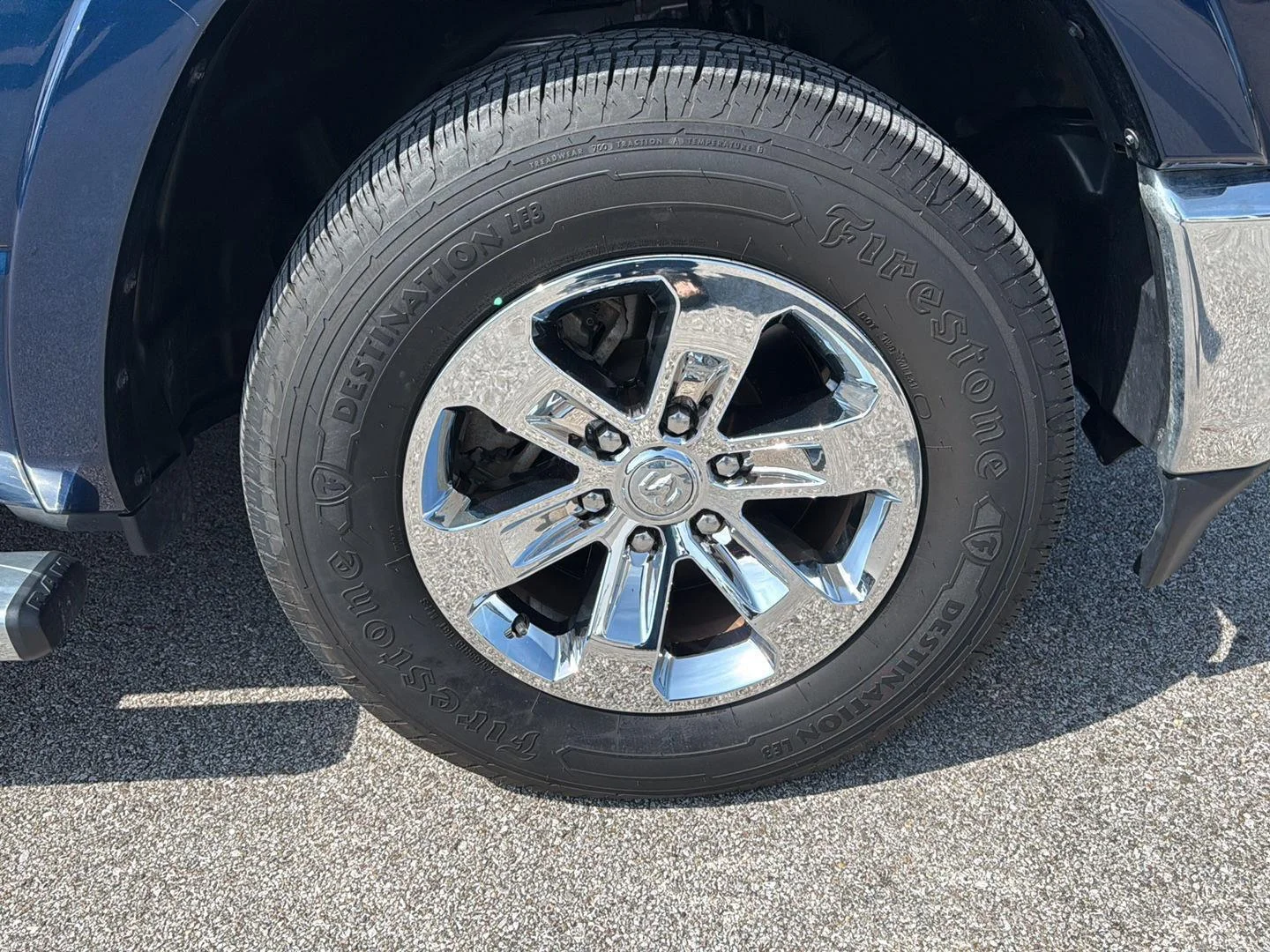 Used 2022 Patriot Blue Pearlcoat Ram Laramie image 13