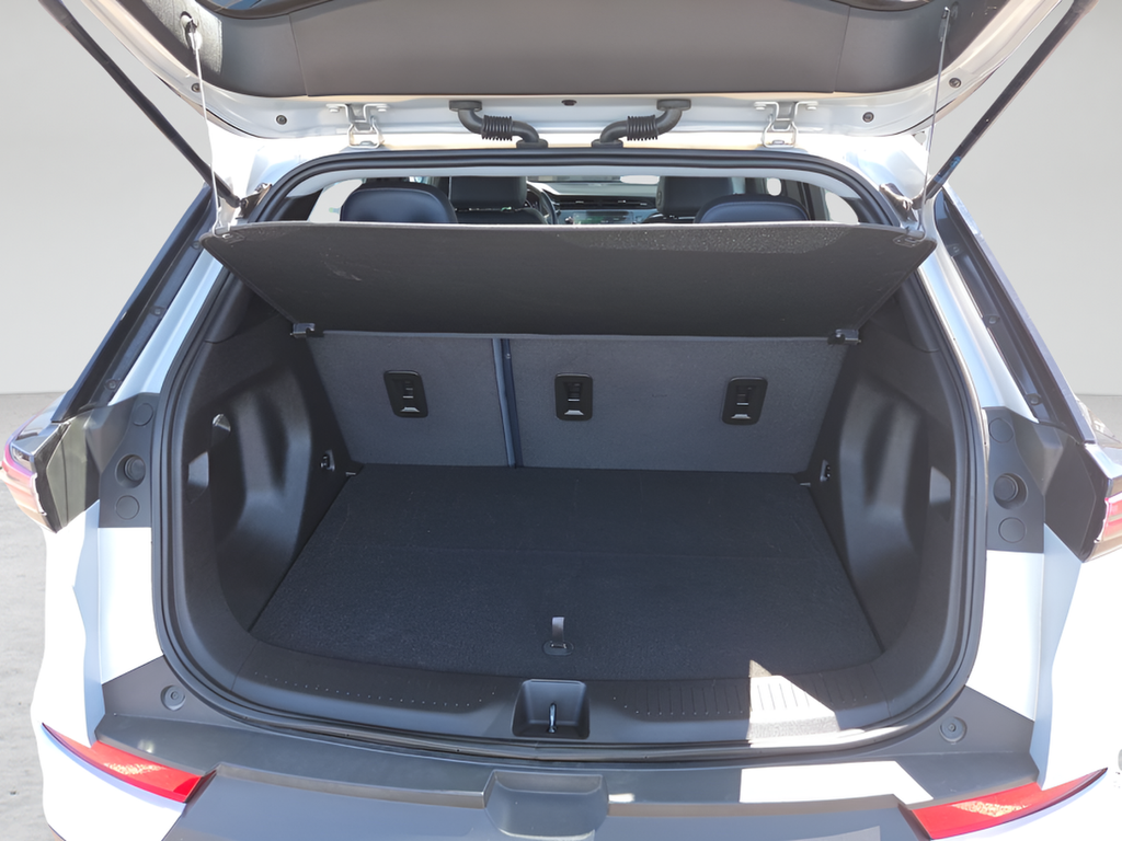Used 2022 Silver Chevrolet LT image 13