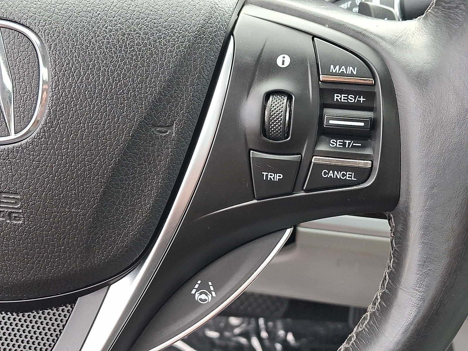Used 2016 Crystal Black Pearl Acura V6 Tech image 23