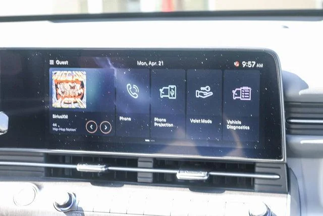 2025 Hyundai Kona SEL - Photo 14