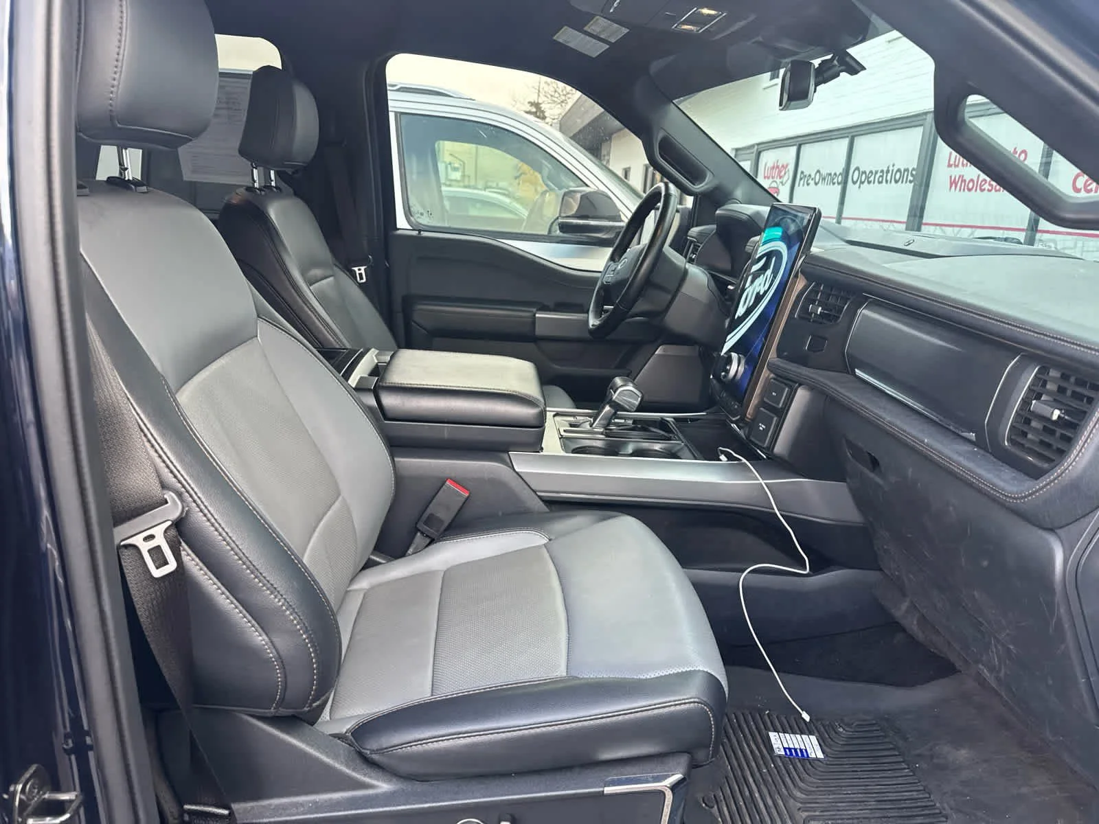 Used 2022 Antimatter Blue Metallic Ford LARIAT image 5