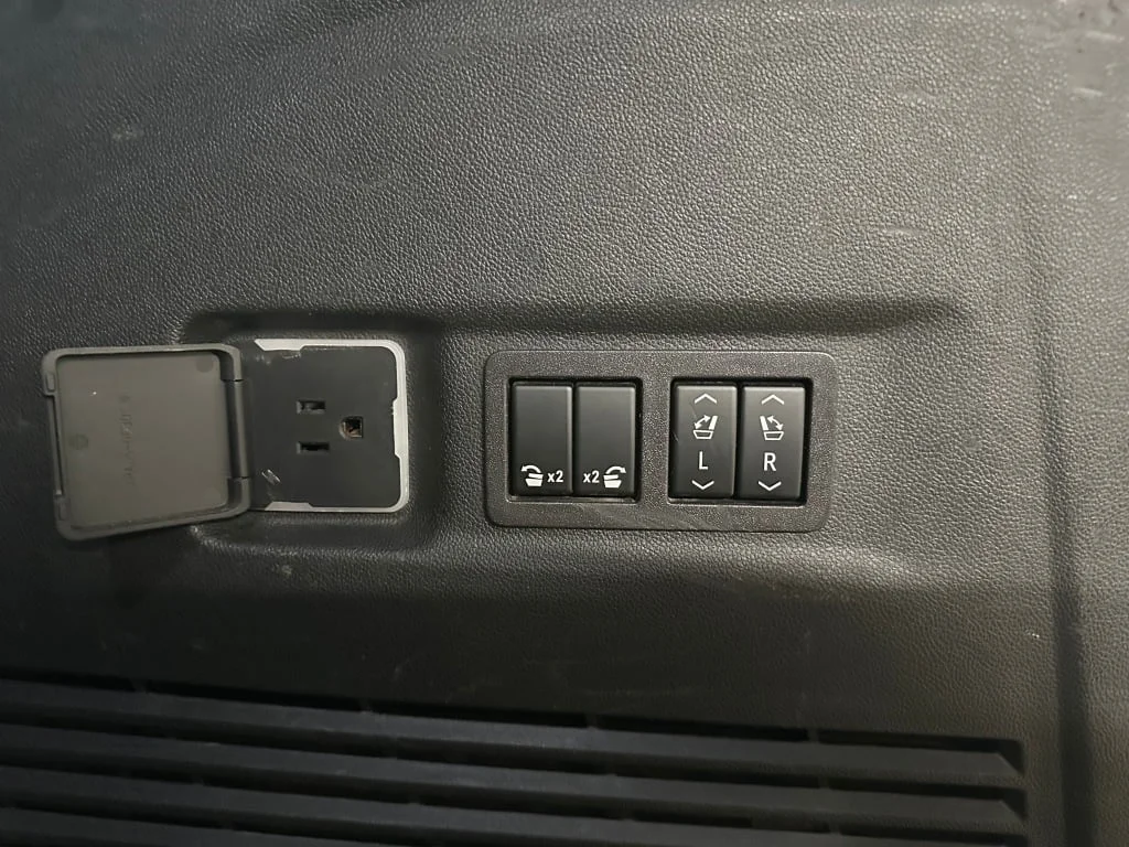 2024 Chevrolet Suburban Premier - Photo 29