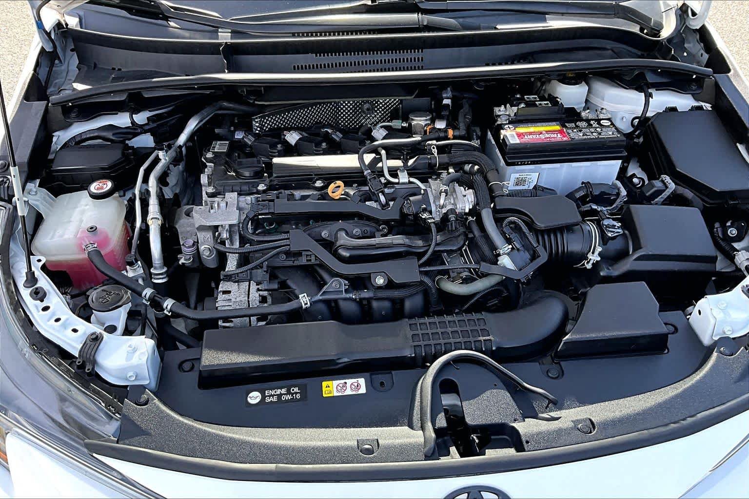 Used 2022 White Toyota SE Nightshade image 31