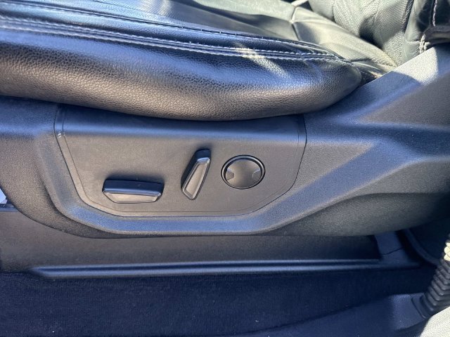 Used 2020 Black Metallic Ford Lariat image 19