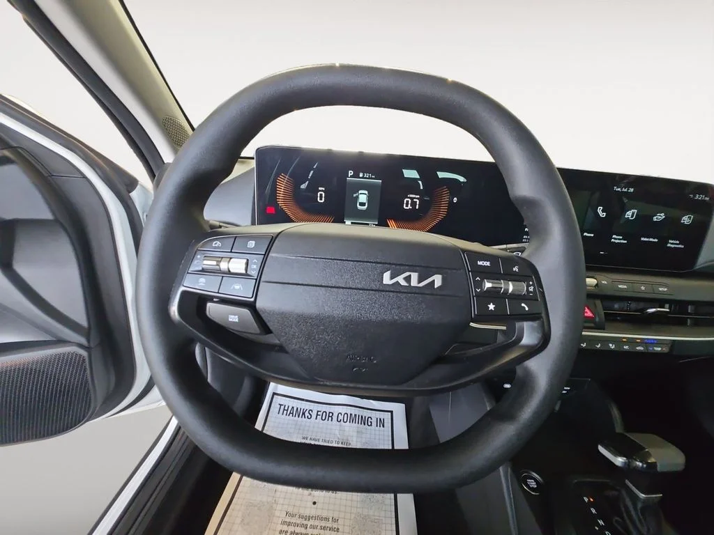 Used 2025 White Kia LXS image 13