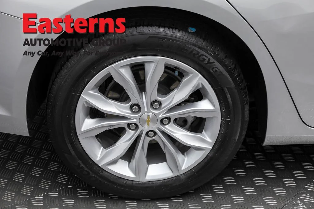 Used 2022 Silver Chevrolet LT image 27