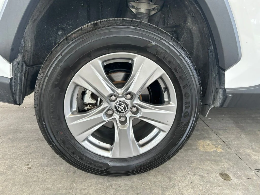 Used 2025 White Toyota XLE image 19