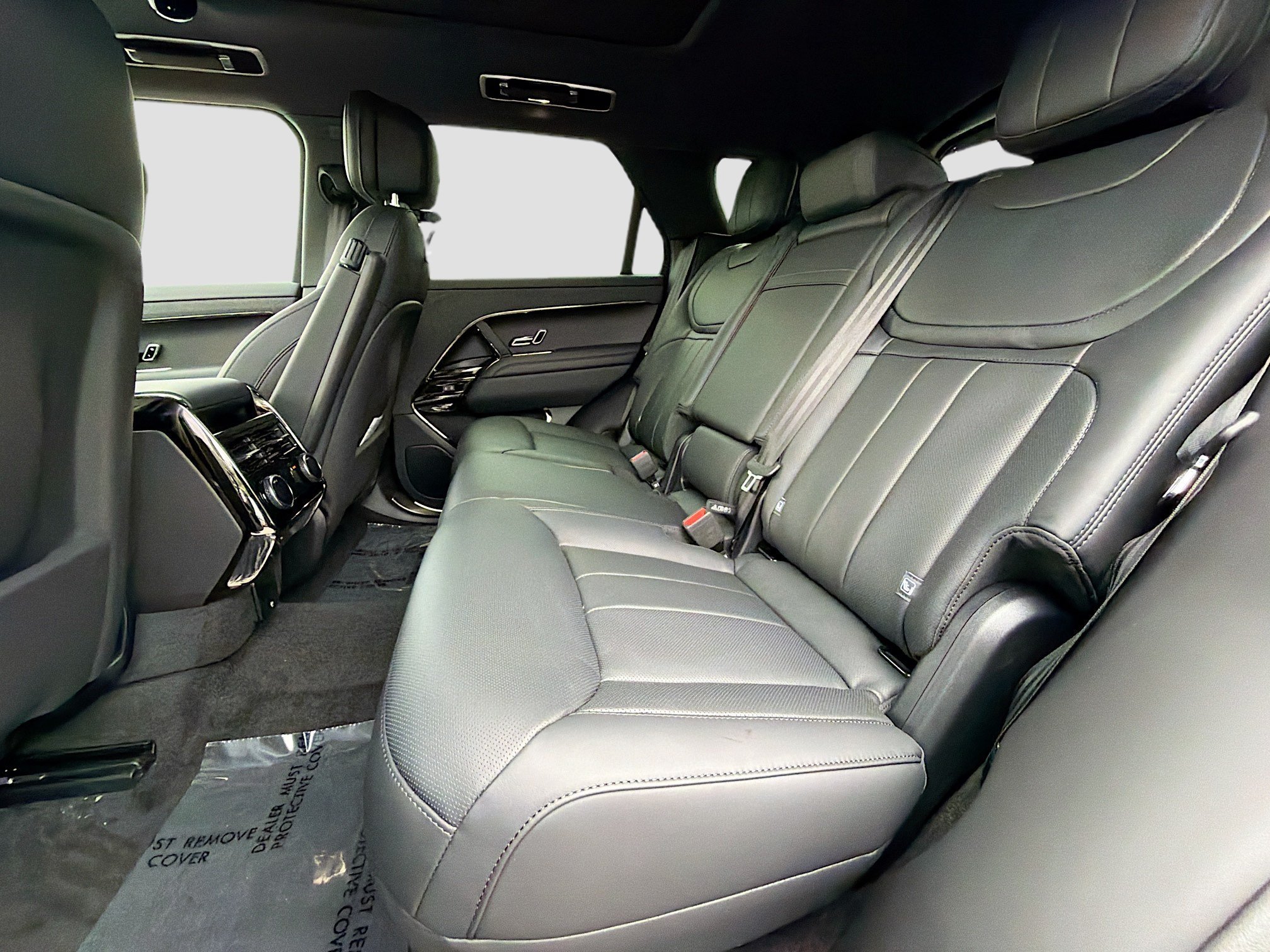 New 2026 Carpathian Grey Land Rover Dynamic SE image 22