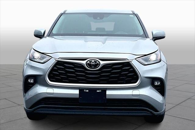 Certified Used 2024 CELESTIAL SILVER Toyota  image 4