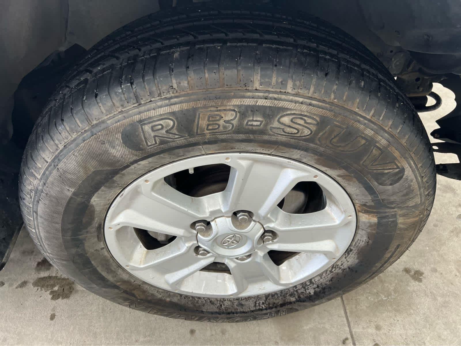 Used 2018 Super White Toyota SR5 image 8