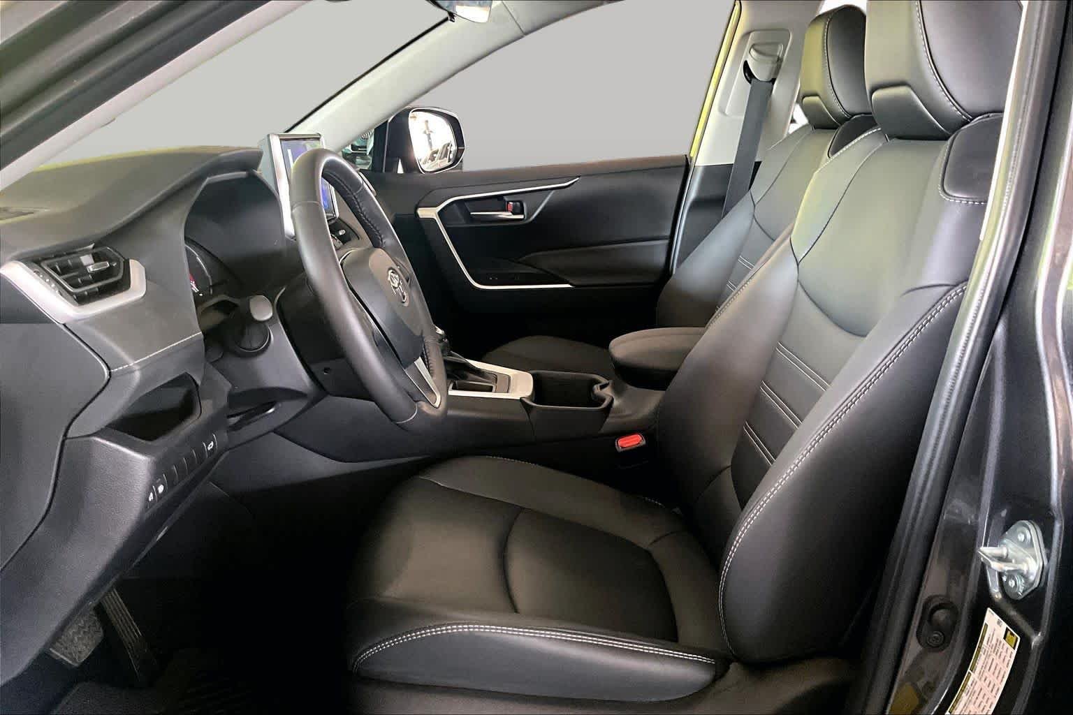 Used 2024 Magnetic Gray Metallic Toyota XLE Premium image 7
