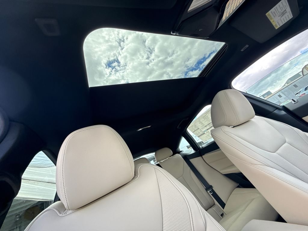 New 2026 Vegas Red Metallic BMW xDrive40 image 15