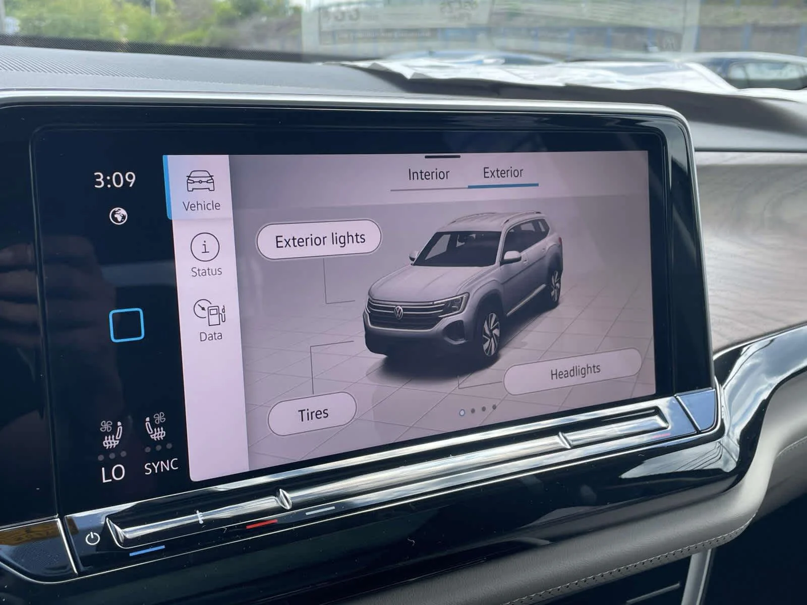 New 2026 Pure Gray Volkswagen 2.0T SE w/Technology image 26