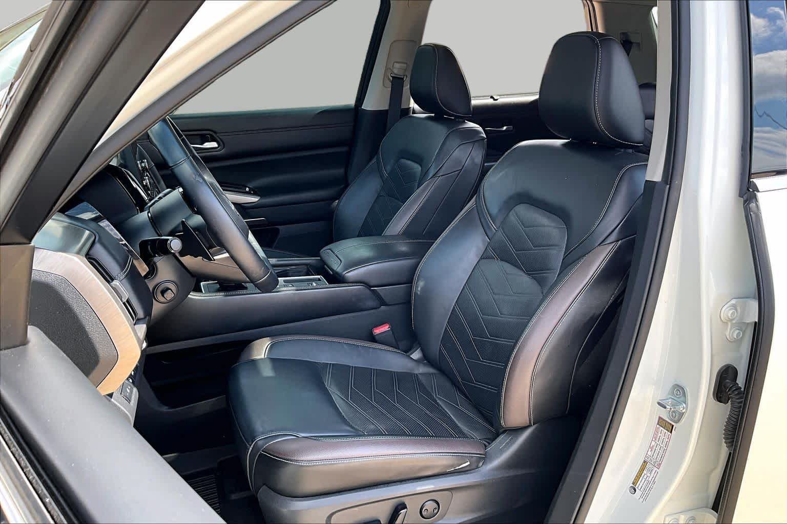 Used 2022 Pearl White Tricoat Nissan Platinum image 7