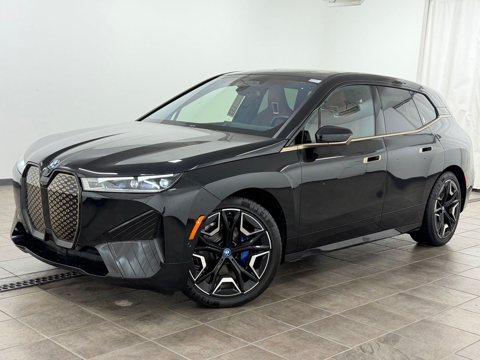 2023 BMW iX xDrive50's photo