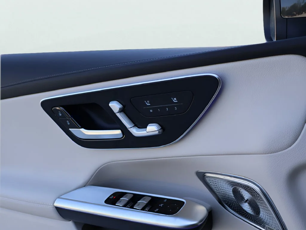 New 2027 Grey831 Mercedes-Benz GLC 300 image 40