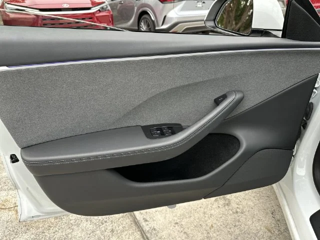 2025 Tesla Model 3 Long Range - Photo 13