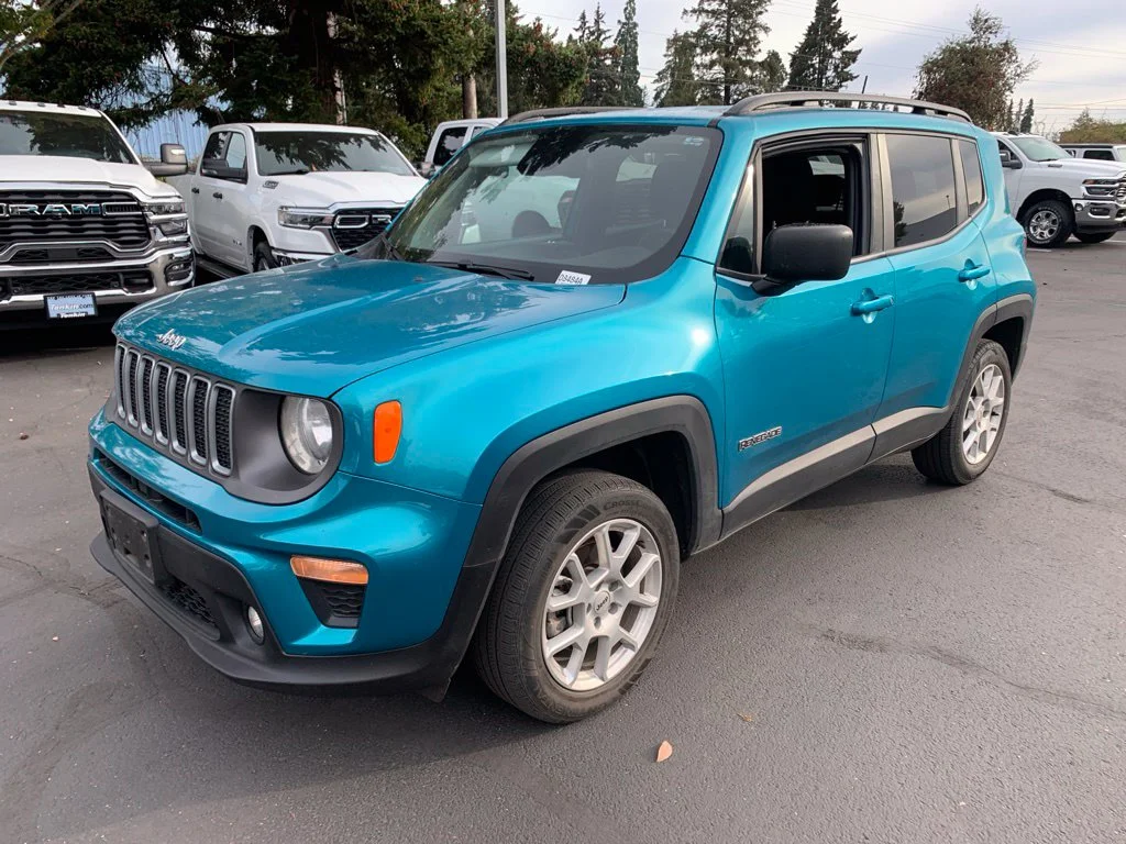 Used 2022 Bikini Metallic Clearcoat Jeep Latitude image 1