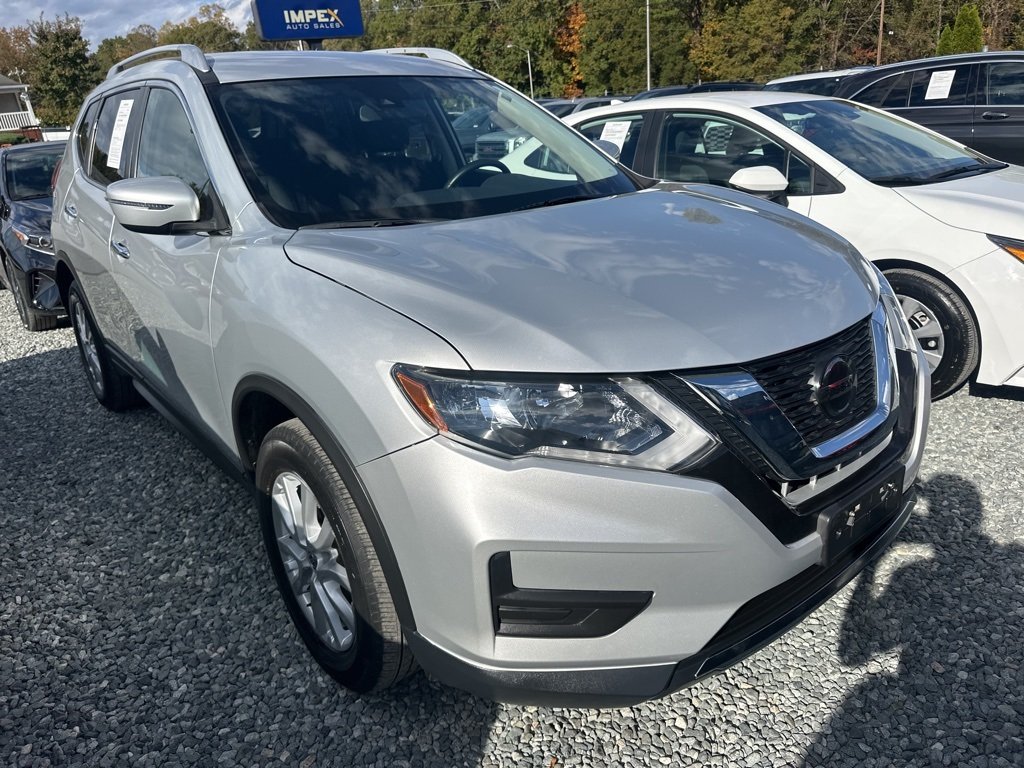 2019 Nissan Rogue SV photo 2