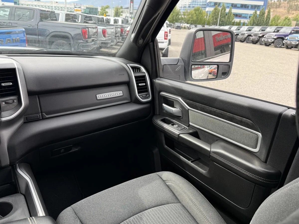 Used 2023 White RAM Big Horn image 21