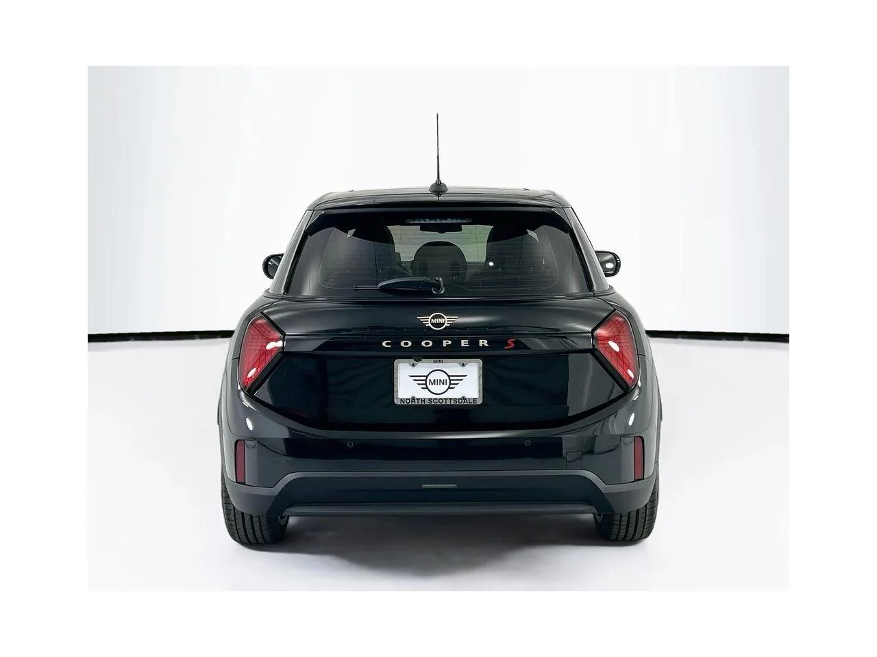 New 2026 Midnight Black II Metallic MINI SIGNATURE PLUS image 6
