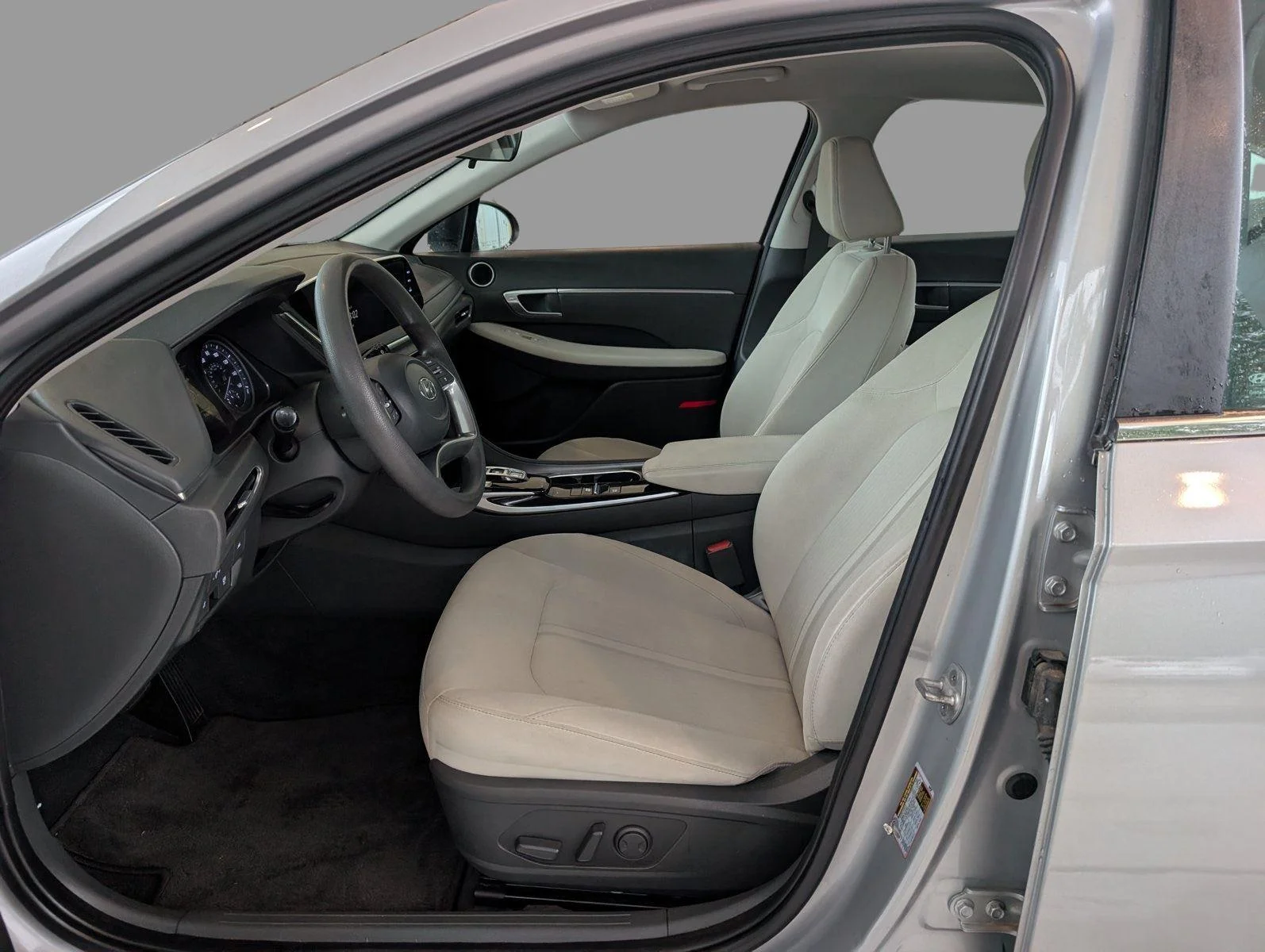 Used 2023 Curated Silver Hyundai SEL image 40