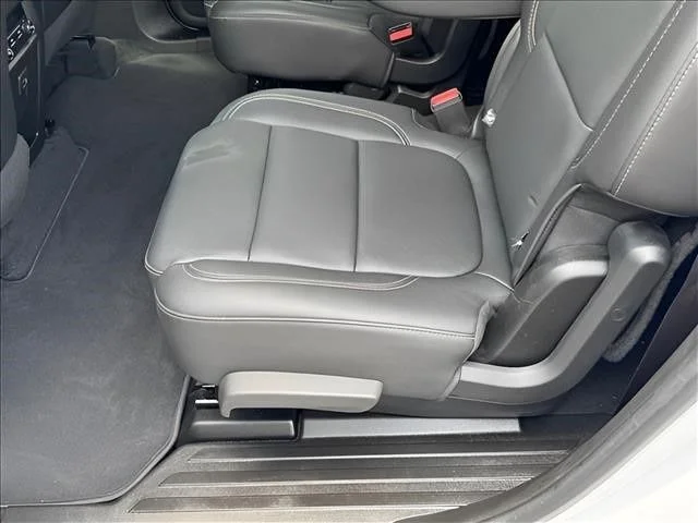 Used 2023 White Chevrolet LT Leather image 9