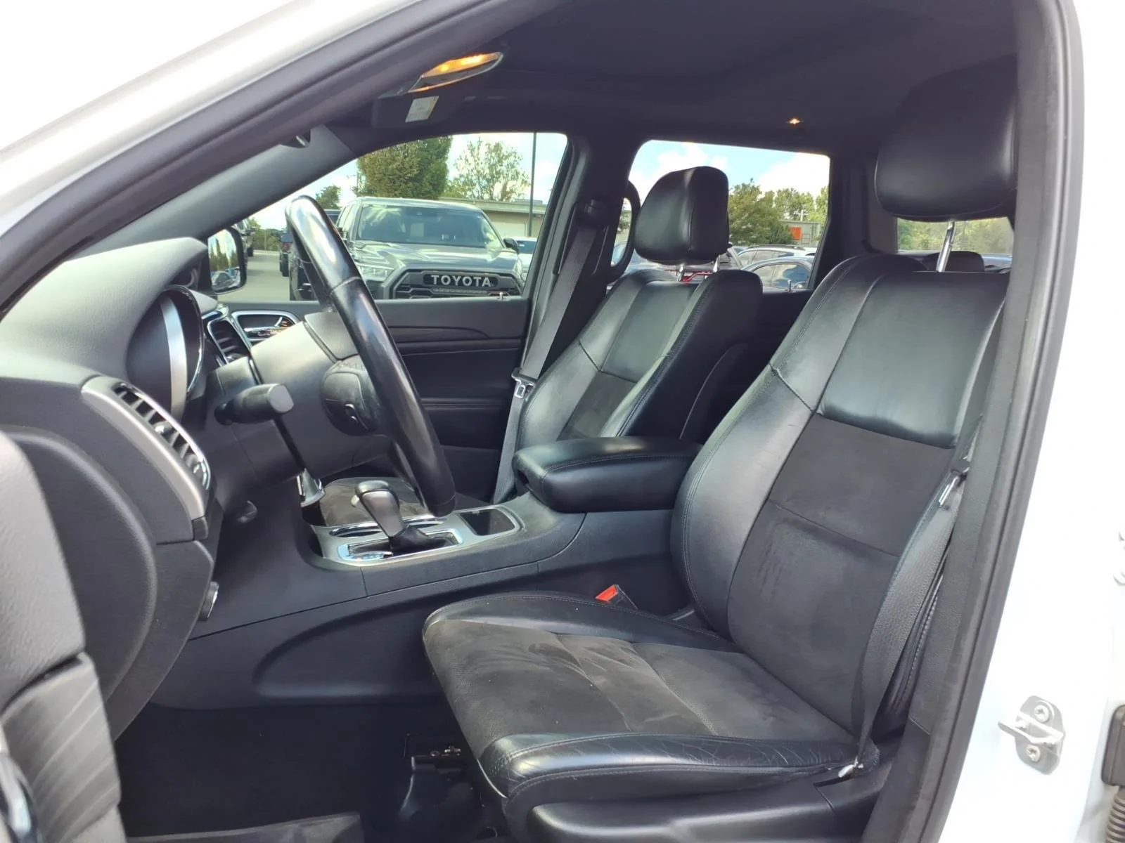 Used 2020 Bright White Clearcoat Jeep Altitude image 19