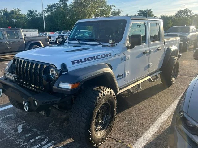 Used 2020 White Jeep Sport image 2