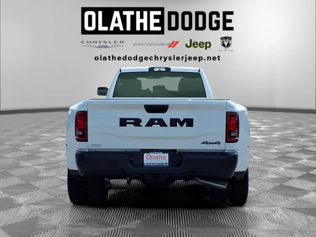 New 2026 Bright White Clear-Coat Exterior Paint RAM Tradesman image 24