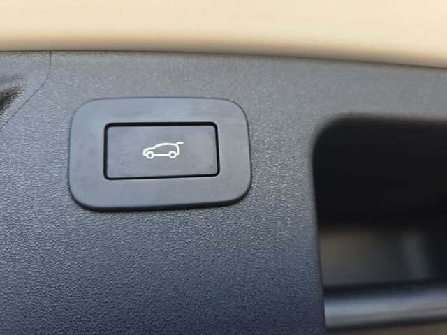 Certified Used 2025 White Land Rover S image 16