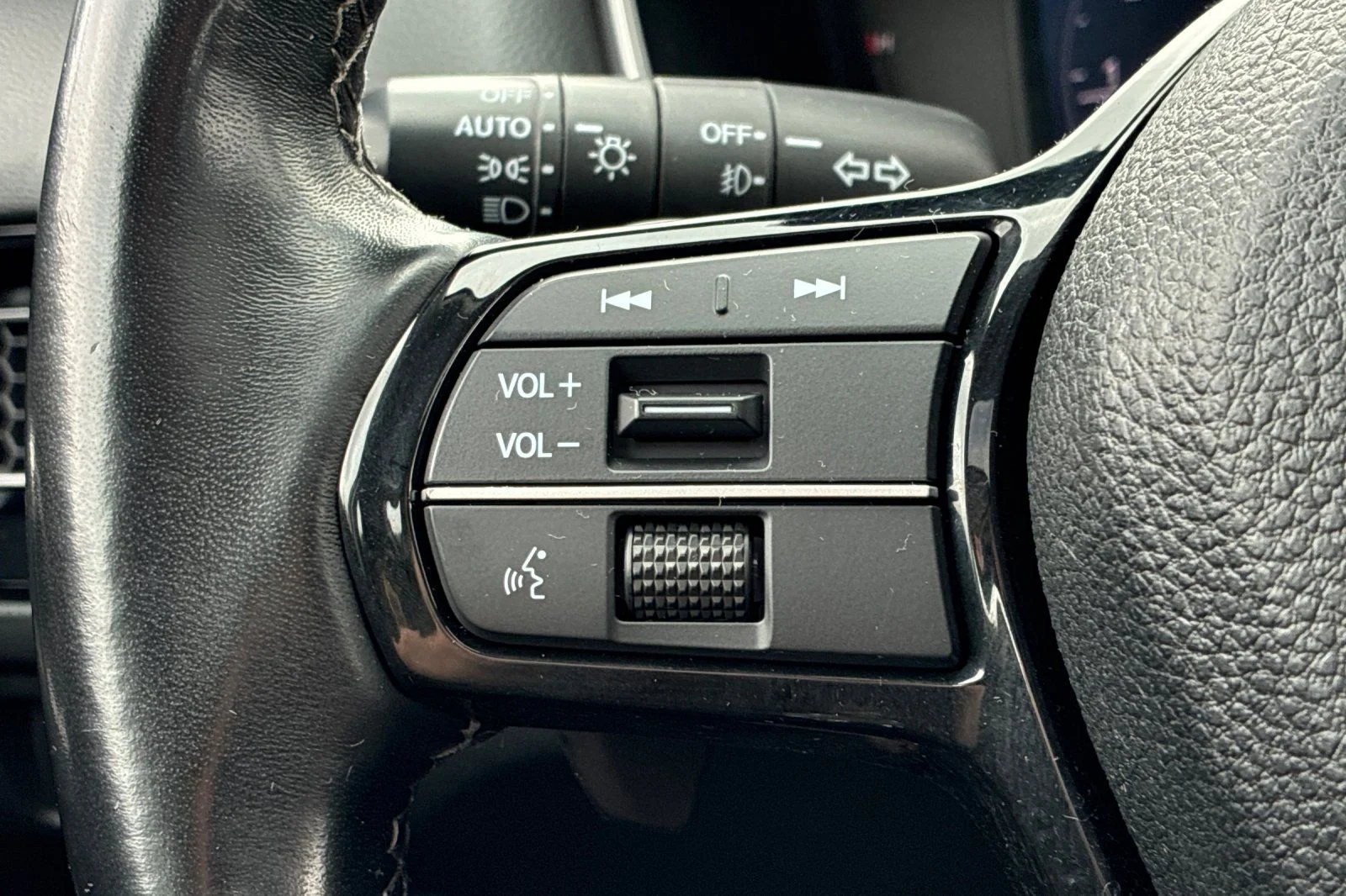 Used 2024 Platinum White Pearl Honda Touring image 33