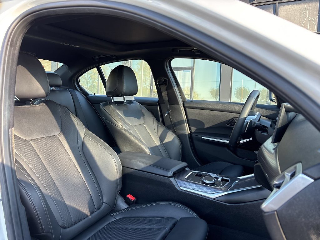Used 2025 White BMW 330i xDrive image 22