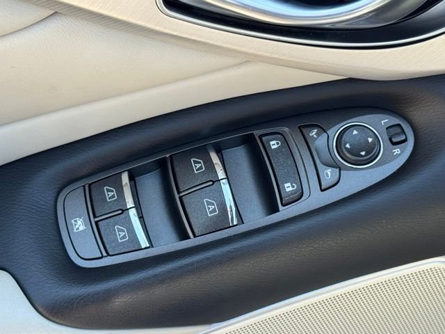 Used 2022 Grand Blue INFINITI LUXE image 22