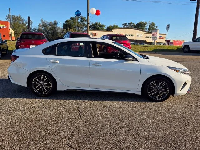 Used 2023 White Kia GT-Line image 15