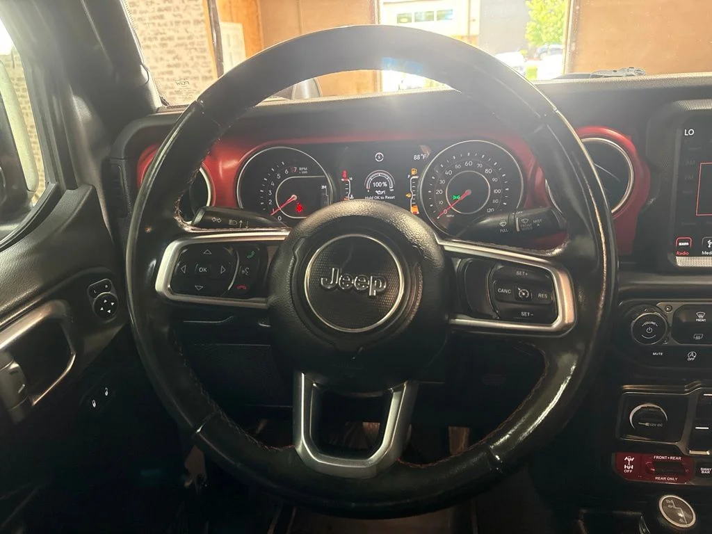Used 2019 Billet Silver Metallic Clearcoat Jeep Unlimited Rubicon image 18