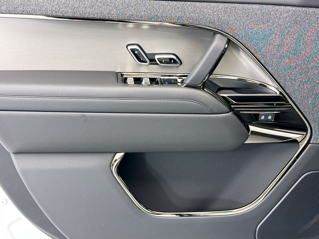 New 2026 Fuji White LAND ROVER SE image 22