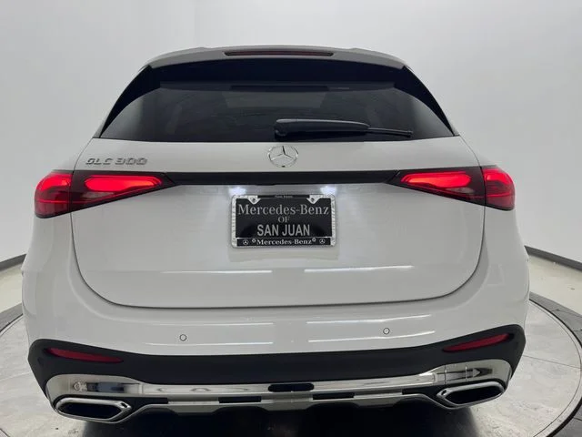 New 2026 MANUFAKTUR Moonlight Whit Mercedes-Benz GLC 300 image 11