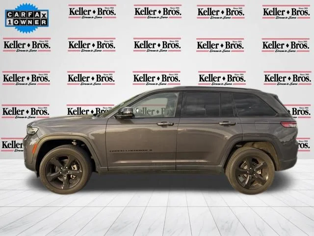 Used 2023 Gray Jeep Altitude X image 4