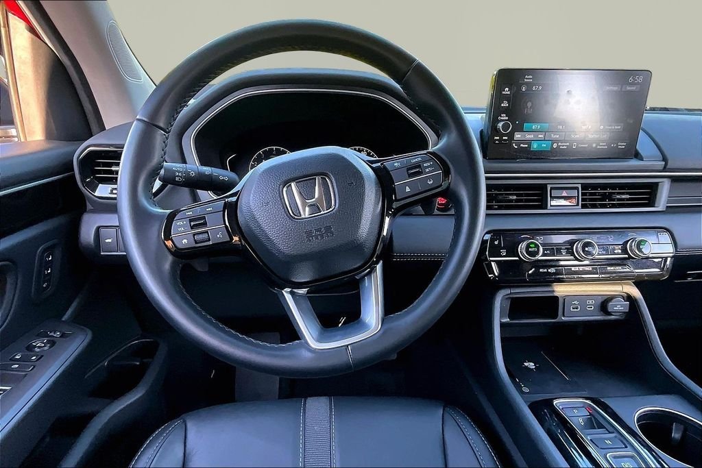 Used 2025 Red Honda EX-L image 8