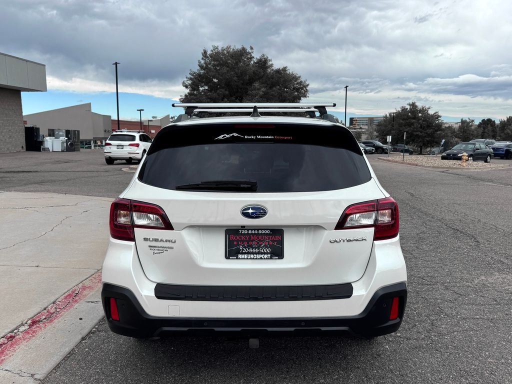 Used 2018 White Subaru 2.5i image 11