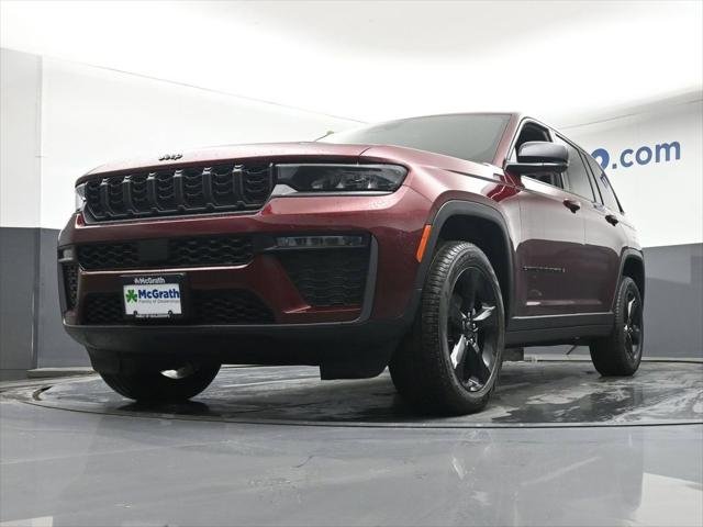 New 2026 Velvet Red Pearl-Coat Exterior Paint Jeep Limited image 7