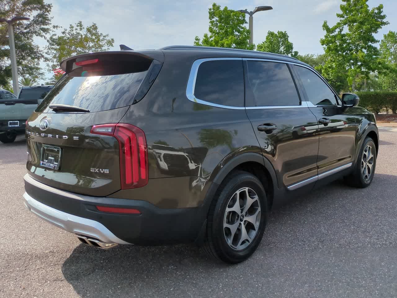Used 2020 Dark Moss Kia EX image 6